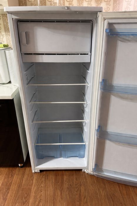 Холодильник бирюса