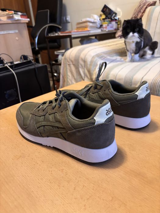Adidasi ASICS !!