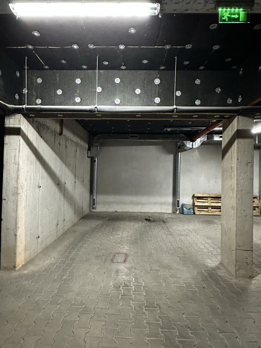 Дава се под наем Гараж / Паркомясто в София, Витоша - 6 кв.м за 112.2 € - Снимка #2