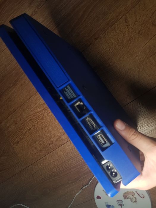 Play Station 4 slim limited edition 500GB