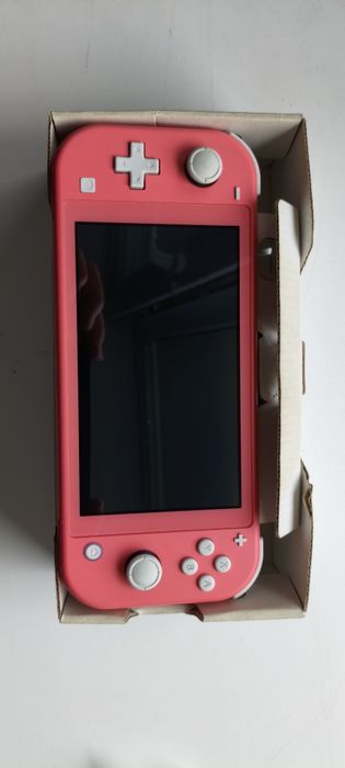 Продам Nintendo switch lite в хорошем состоянии