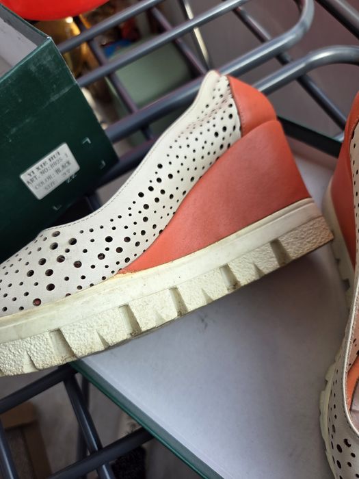 Срочно продам босоножки