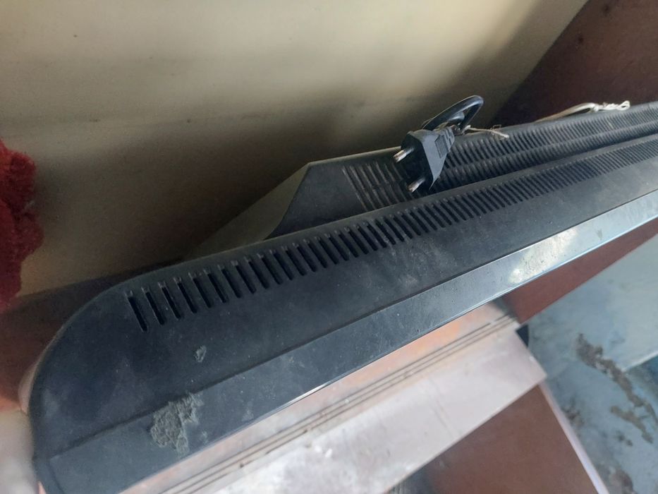 Телевизор срочно продам