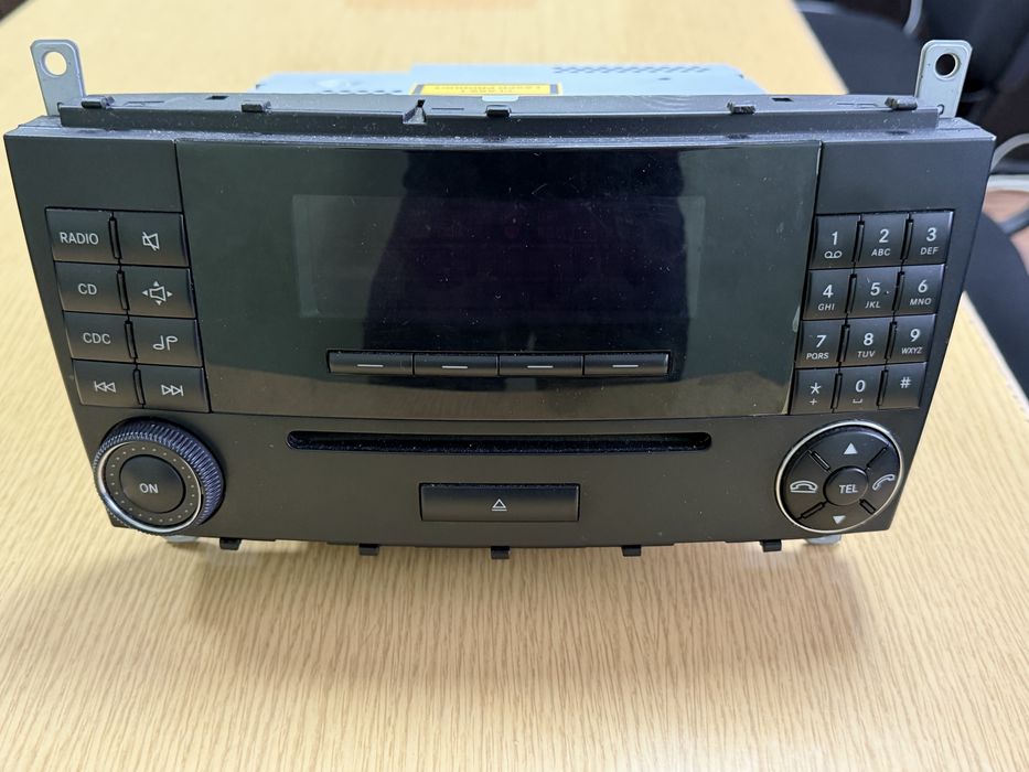 Оригитално радио Мерцедес Ц-класа