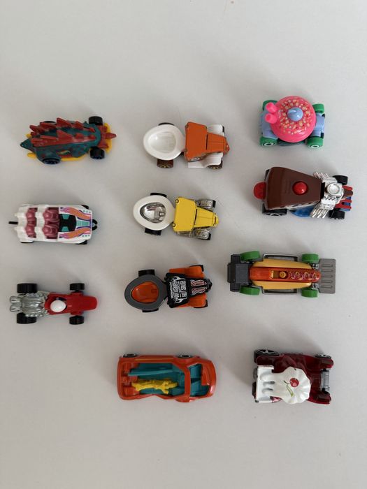 Lot 11 Hot Wheels – fantasy / food / monsters