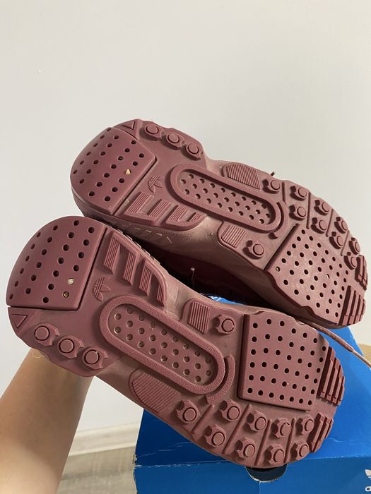 Adidasi Adidas impermeabili