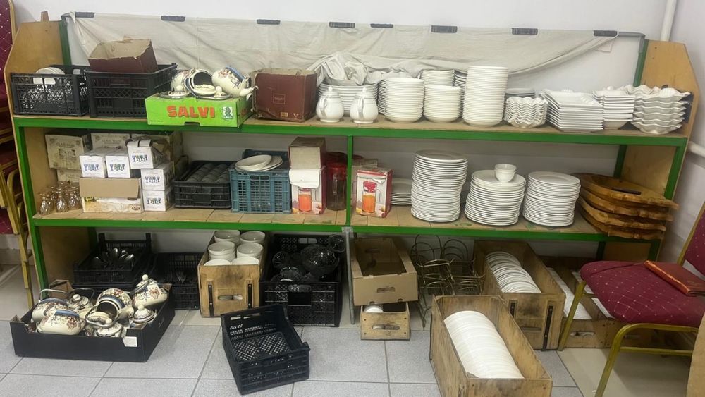 Посуда все есть казан ошак стол стуля