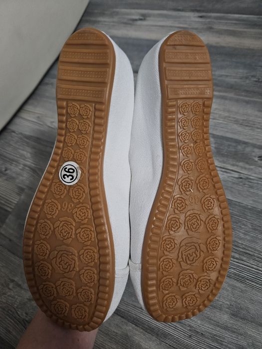 Pantofi de panza pentru copii, brodati, marimea 36