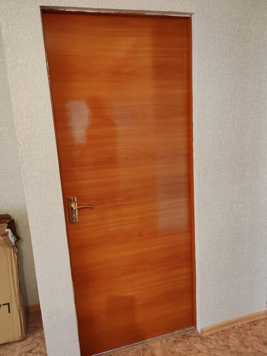 Продам двери  8шт