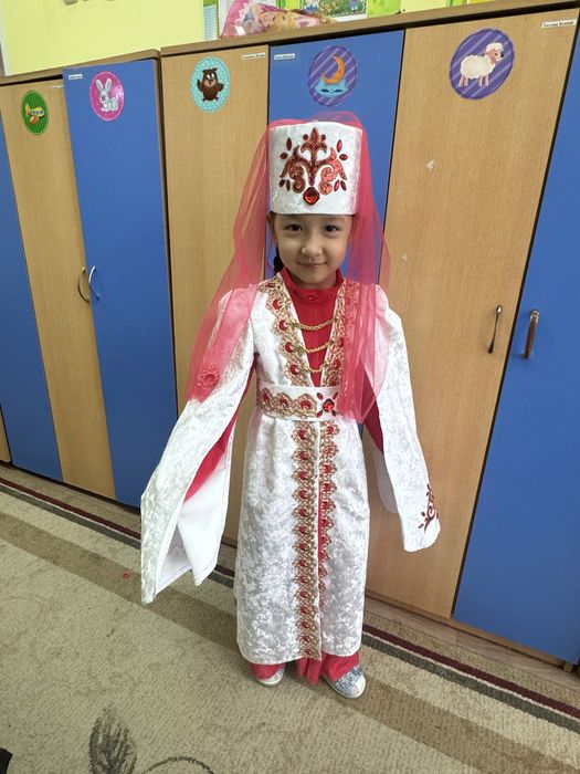 Блестящее розовое платье!