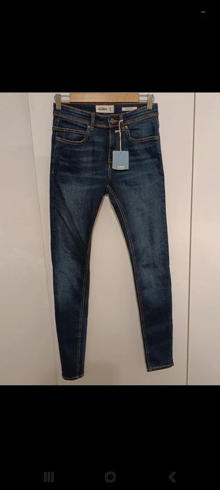 Blugi Pull&Bear noi cu eticheta