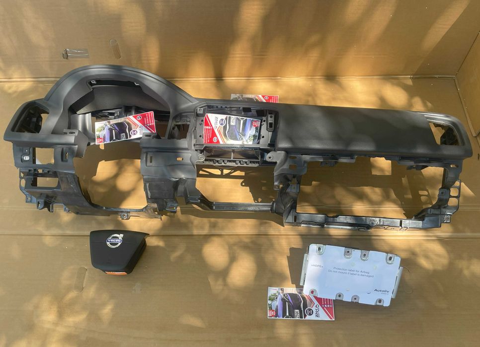 Volvo XC60 - airbag volan pasager - plansa de bord - cortine - centuri