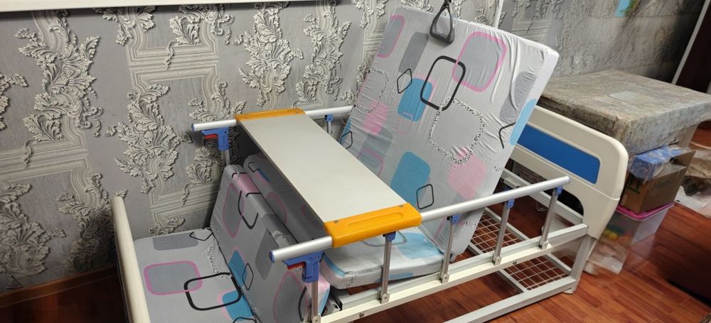 Медицинская кровать