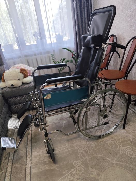 Продам кресло - коляску.