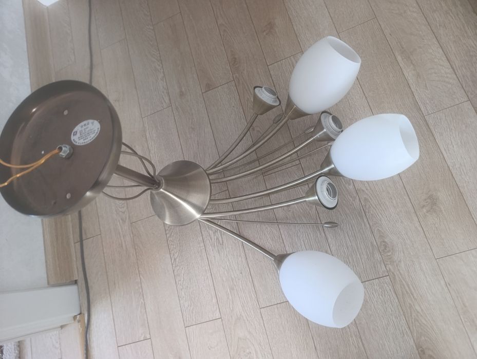 Продам большую люстру