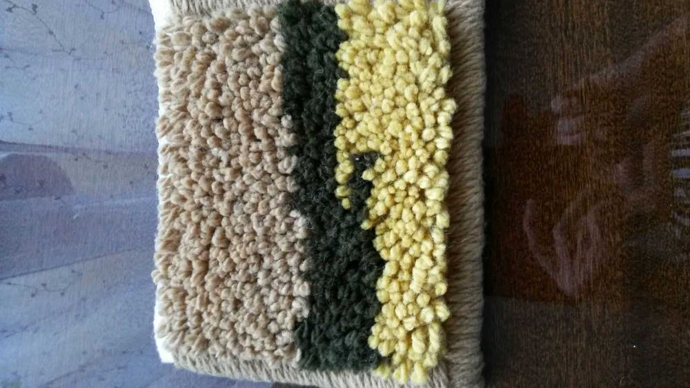 Предлагам  вълнена прежда за изработване на изделия тип халища