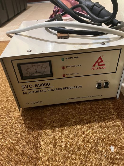 автоматичен стабилизатор на напрежение (AVR).