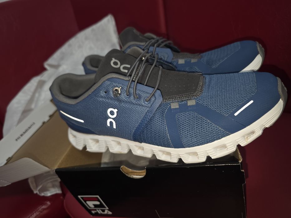 Adidasi ON running cloud 6