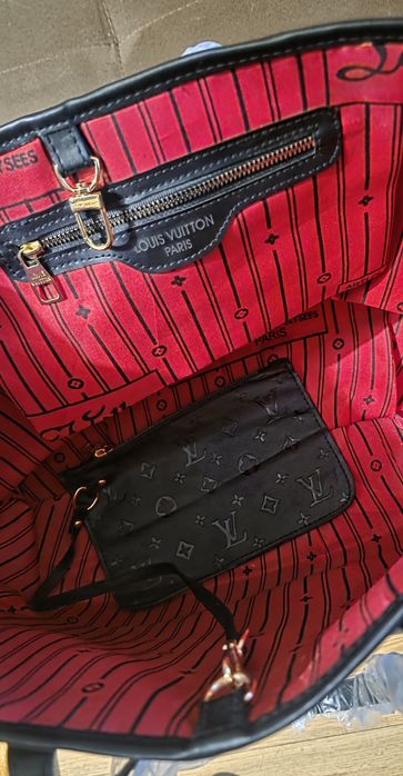 LOUIS VUITTON-Дамска Кожена Чанта.