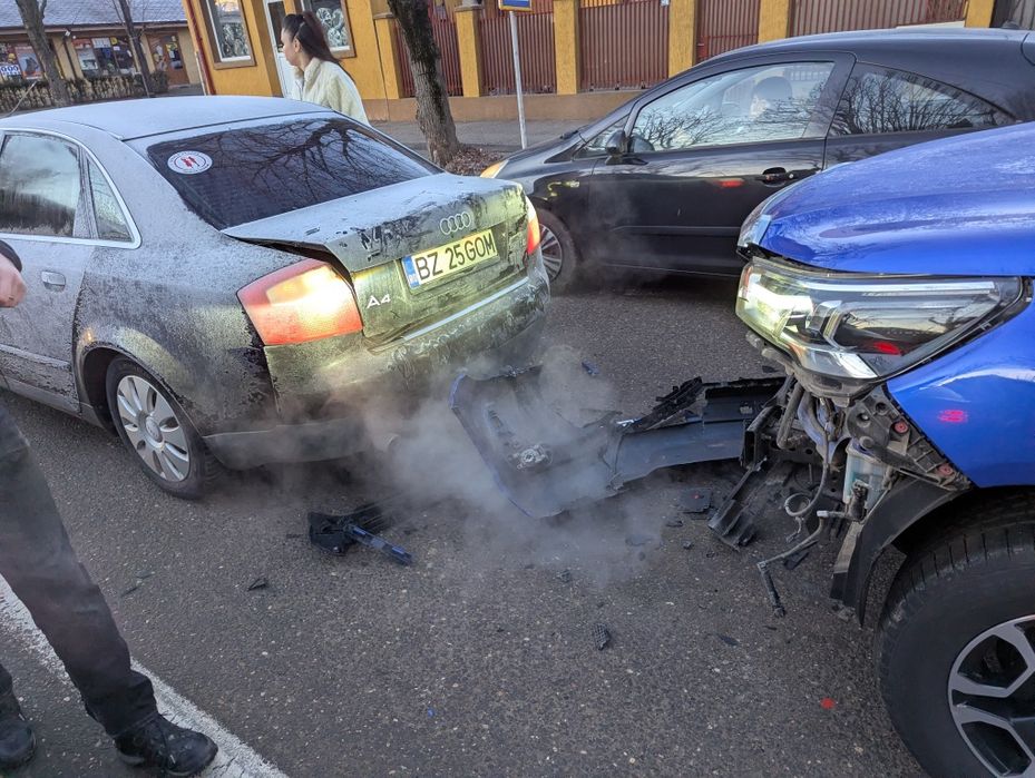 Audi A4 pentru reparat, în stare perfect funcțională