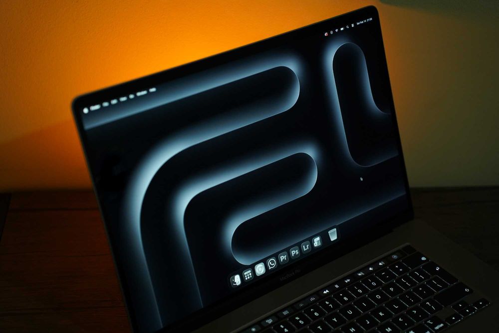 MacBook Pro 16" (2019) – Intel Core i7 | 16GB RAM | 500GB SSD | Touch