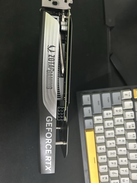 Продам видеокарту Zotac Gaming RTX 4060