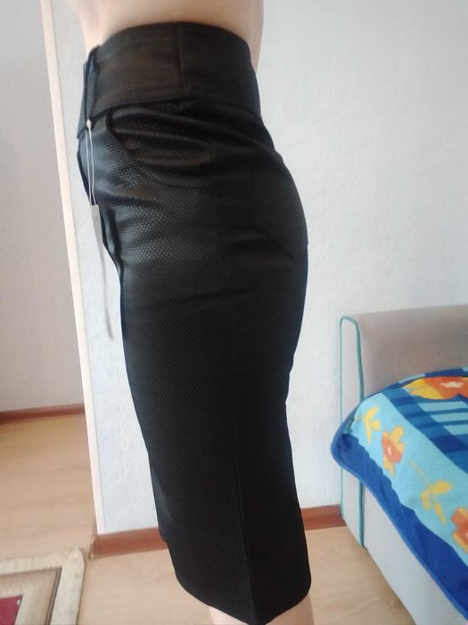 Продам черную юбку классика