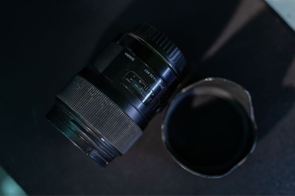 Продам обьектив 35mm на Canon