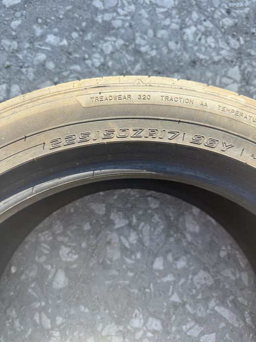 2 броя летни гуми Sumitomo 225/50 R17 Dot 2325 ном 907