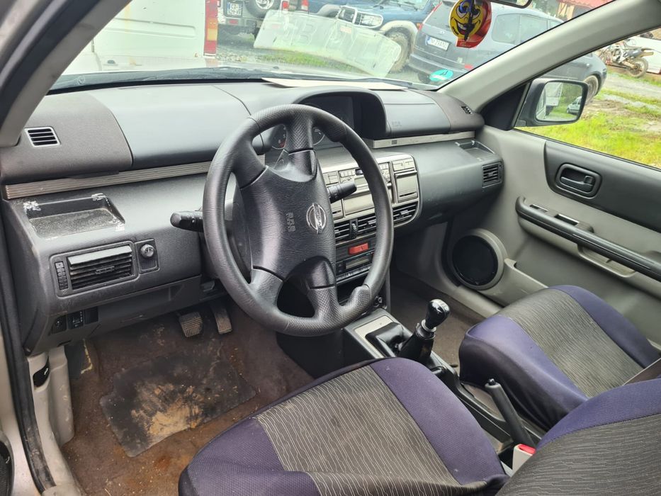 Dezmembrez Nisan X trail 4x4 diesel cu volan stânga.