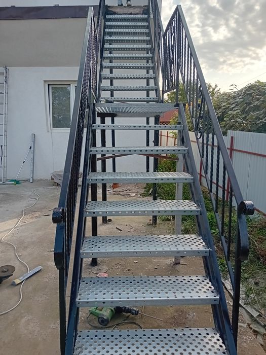 Scara metalica zincata 4mm grosime noi