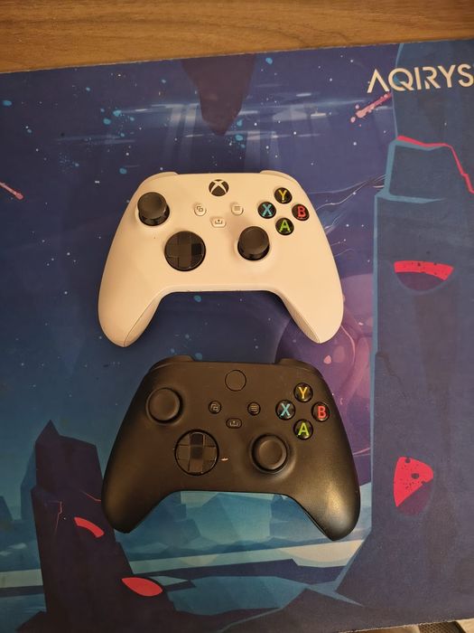 Xbox Series S 512GB + 2 controllere – stare impecabilă