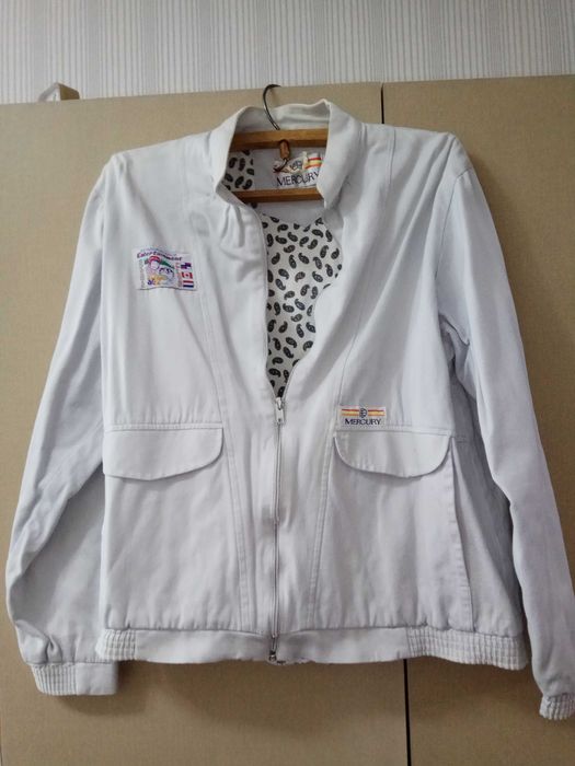 продается куртка ветровка