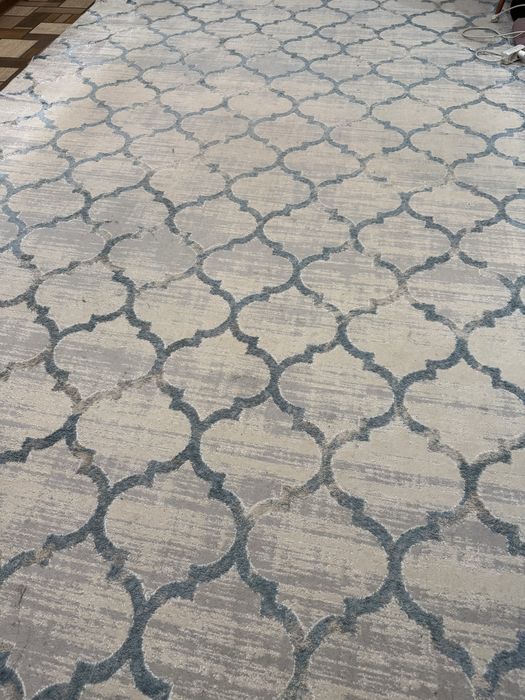 Продам ковер в отлтчном состояний б/у