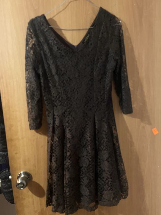 Продам  нарядные платья