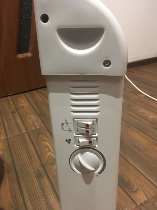 Vând radiator de încălzire și răcire