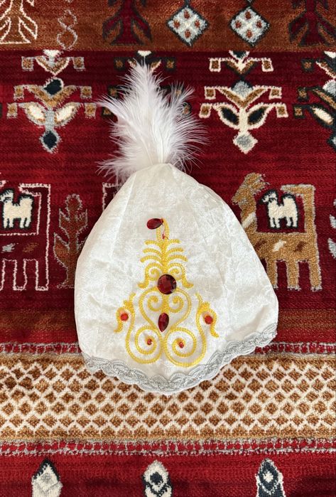 Нарядная одежда для девочки / праздничные костюмы на утренник