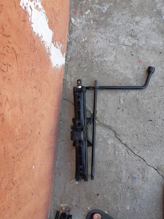 Домкрат на Киа  оригинал.