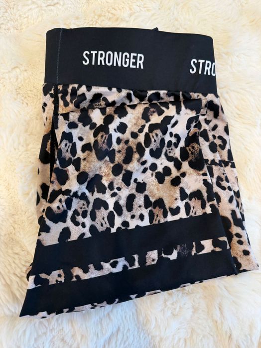 Дамски спортни клинoве STRONGER – леопардов принт, размер M