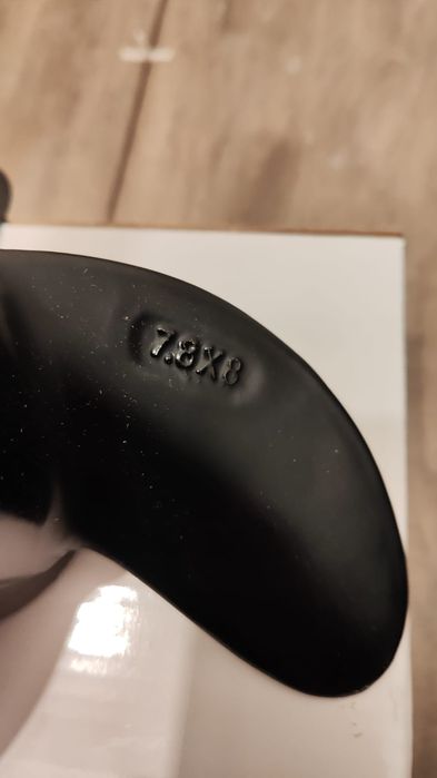 Vand o elica de barca în stare buna de functionare