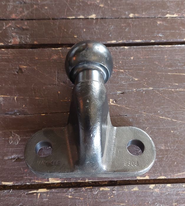 Универсален теглич с две дупки до 3500 кг