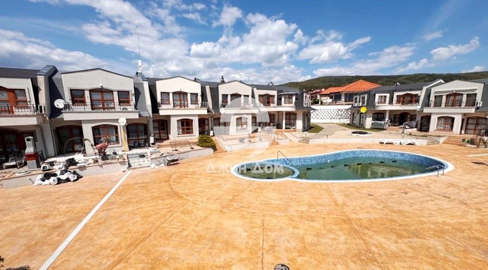 Продава се Тристаен апартамент в с. Кошарица, Област Бургас - 76 кв.м за 638 €/кв.м - Снимка #7