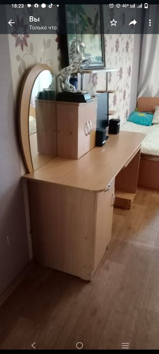 Продам компьютерный столик с зеркалом