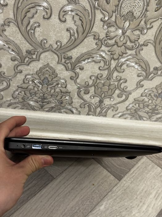 Продам ноутбук LABWE