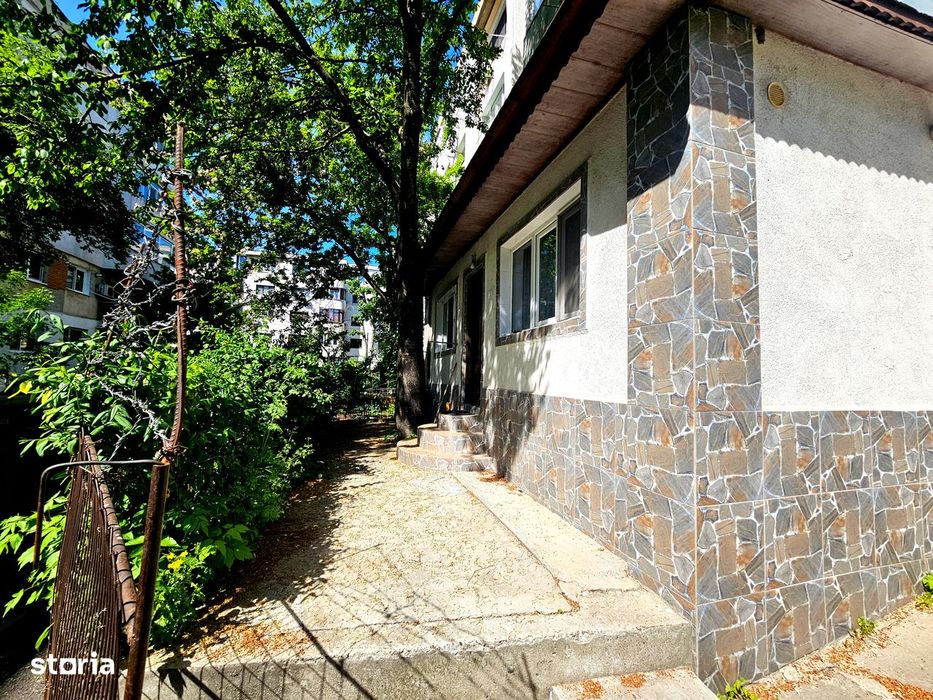 Apartament cu 4 camere, balcon MOBILAT , UTILAT , zona Nae Leonard