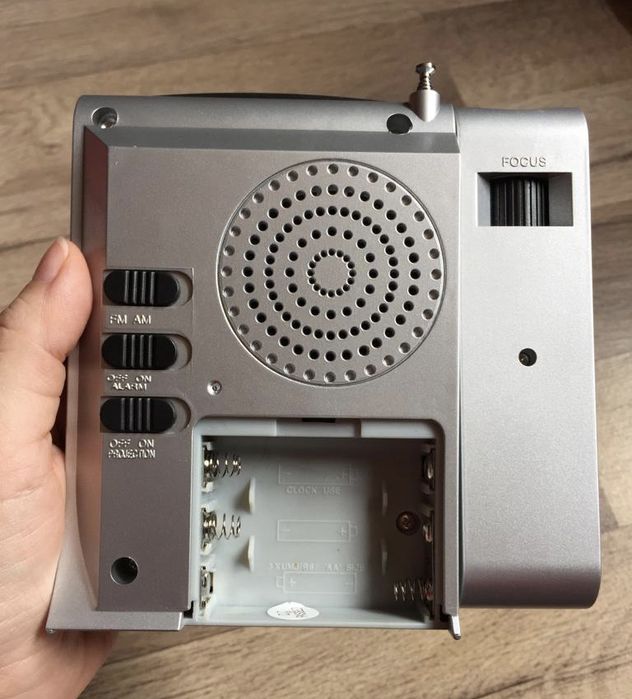 Radio nou cu ceas radio proiectie ceas radio portabil radio baterii