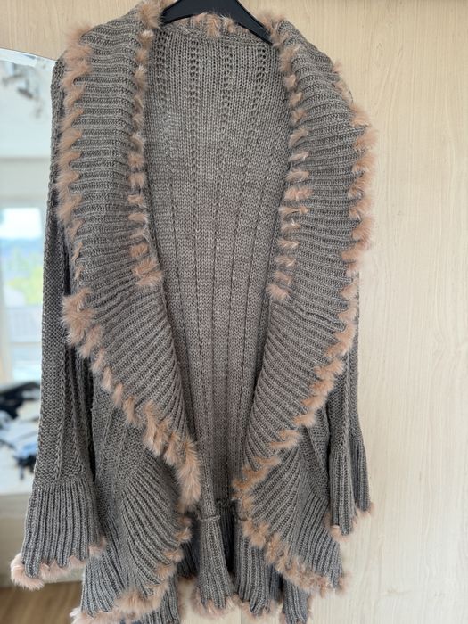 Дамска жилетка с естествен пух