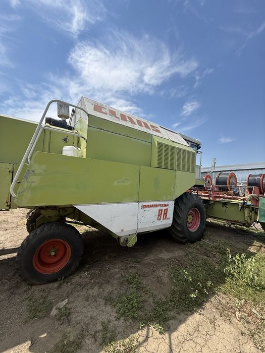 Claas Dominator 98 SL