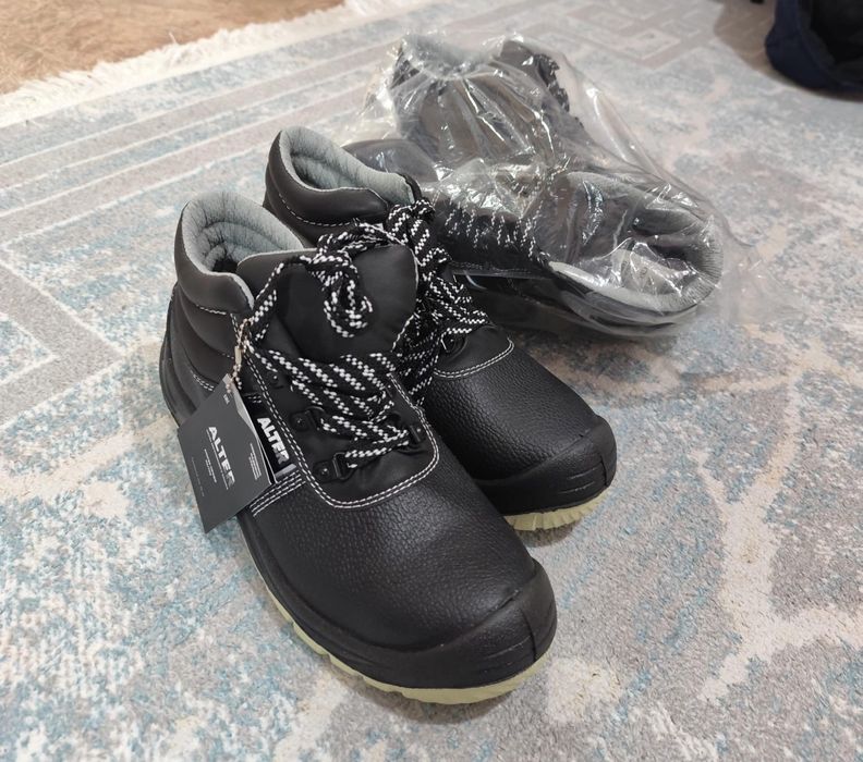 Продам спец обувь