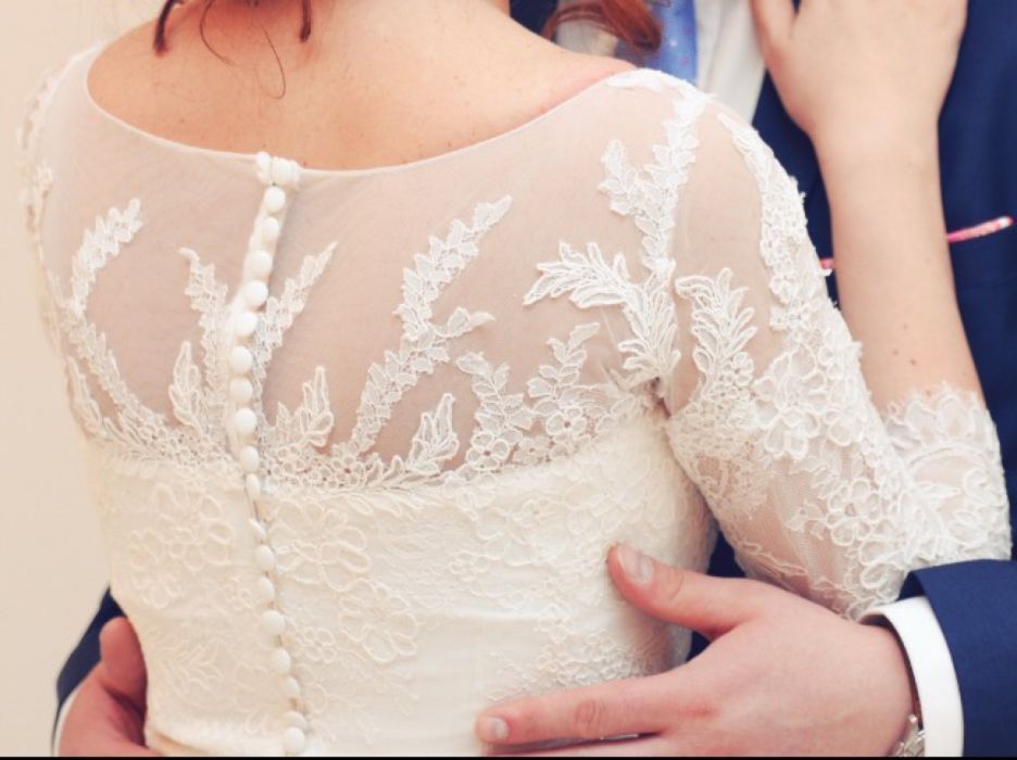 Rochie de mireasa lucrata manual